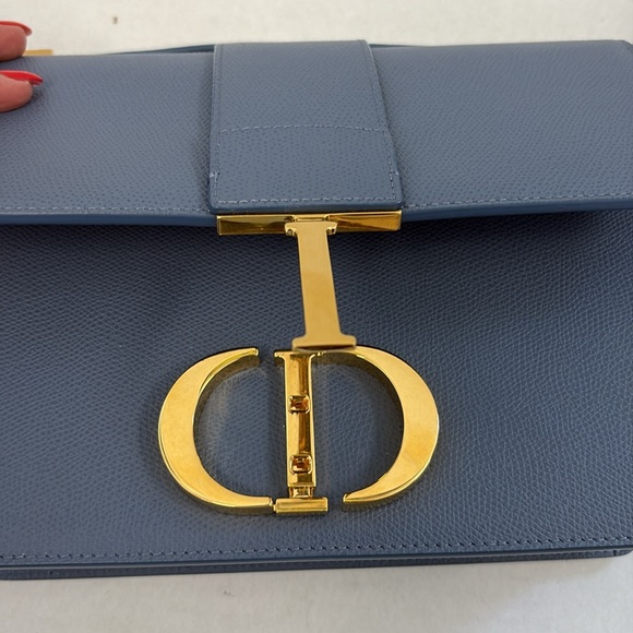 Dior Montaigne 30 Flap Crossbody Bag with Gold Hardware - Picture 7 of 8